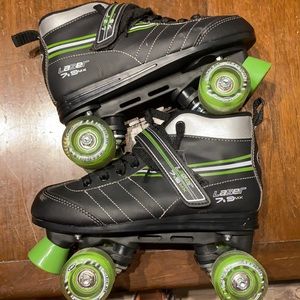 Roller Skates Green & Black Size 6 or Women’s 7.5/8